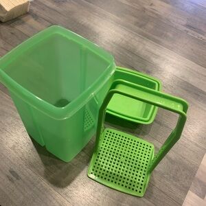 Tupperware Pickle Container Great Condition!
